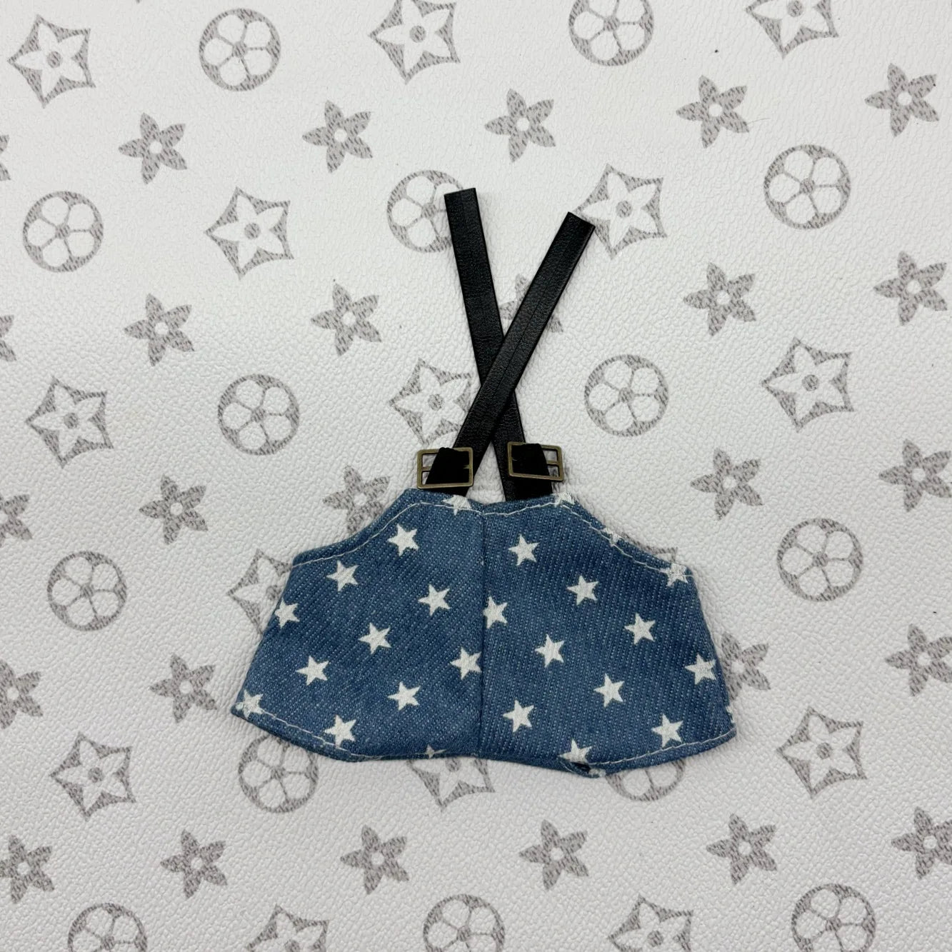 Accesorios de ropa para muñecas Labubu Mini de 17cm, bonitos pantalones con tirantes/auriculares/zapatos/gafas, vestido para muñecas, regalos para festivales, 4 unidades por juego