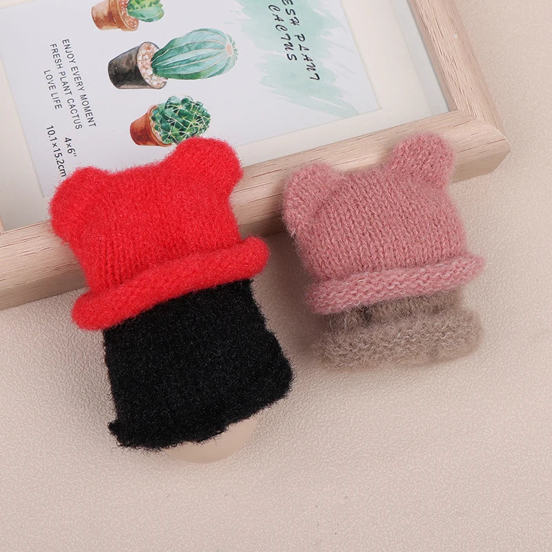 Mini sombrero de punto colorido para niños, sombreros hechos a mano de simulación, accesorios de vestir, juguete de simulación, 1 piezas, 1/12